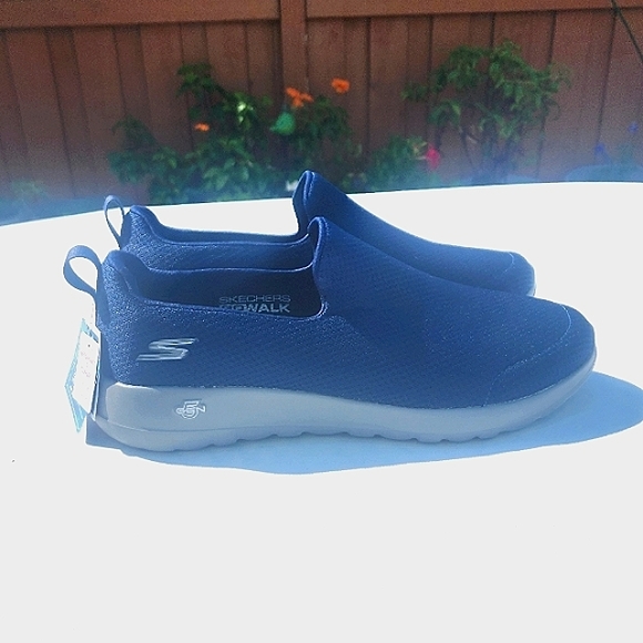 NWT skechers go walk - Picture 1 of 5